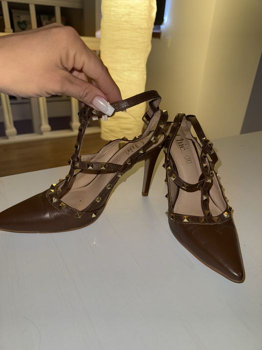 Pantofi din piele naturala