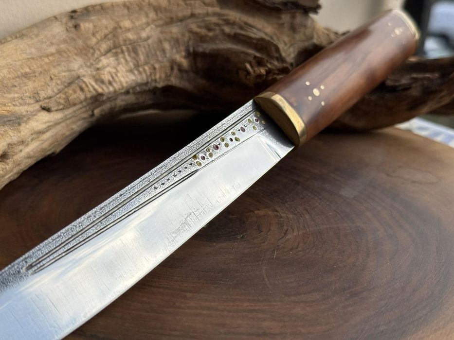 Нож . Ръчна изработка N690