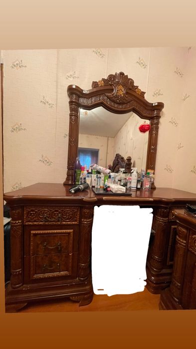 Продается спальный гарнитур