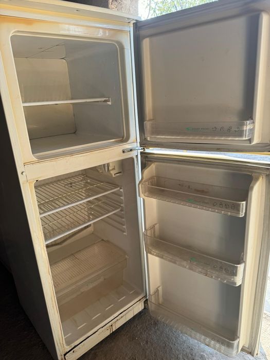 Тоңазытқыш сатылады 2 дана