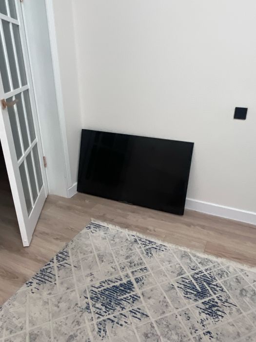 Телевизор SONY.