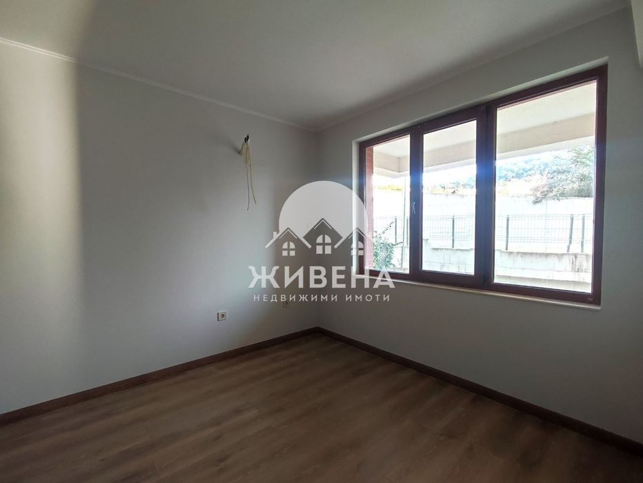 Продава двустаен апартамент в кв. Виница, площ 73 кв.м