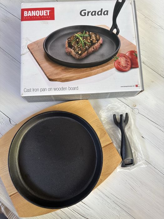 Чугунени Тигани Banquet Grada с дървена дъска за всички видове котлони