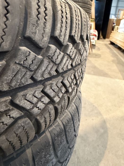 Jante complete tablă + anvelope iarnă 175/70 R14