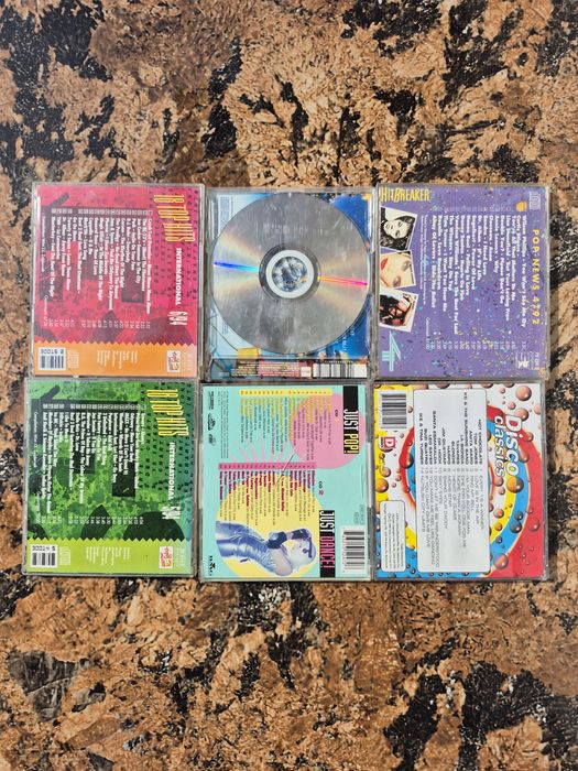 Vand Lot 20 CD cu muzică usoara mixta straina artisti  internationalii