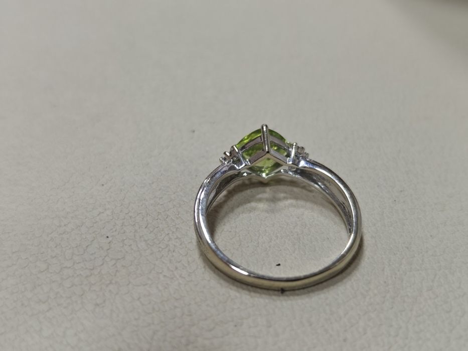 Inel aur 14k 2.84gr cu diamante naturale și peridot(r)