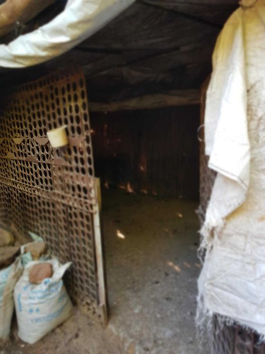 Продавам селска къща с чудесно място за грижи за животни и реколта.