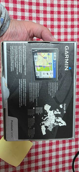 Навигация Garmin Nuvi 3597 LMT с най-новите карти за цяла Европа