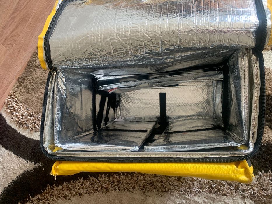 Продаются сумка.