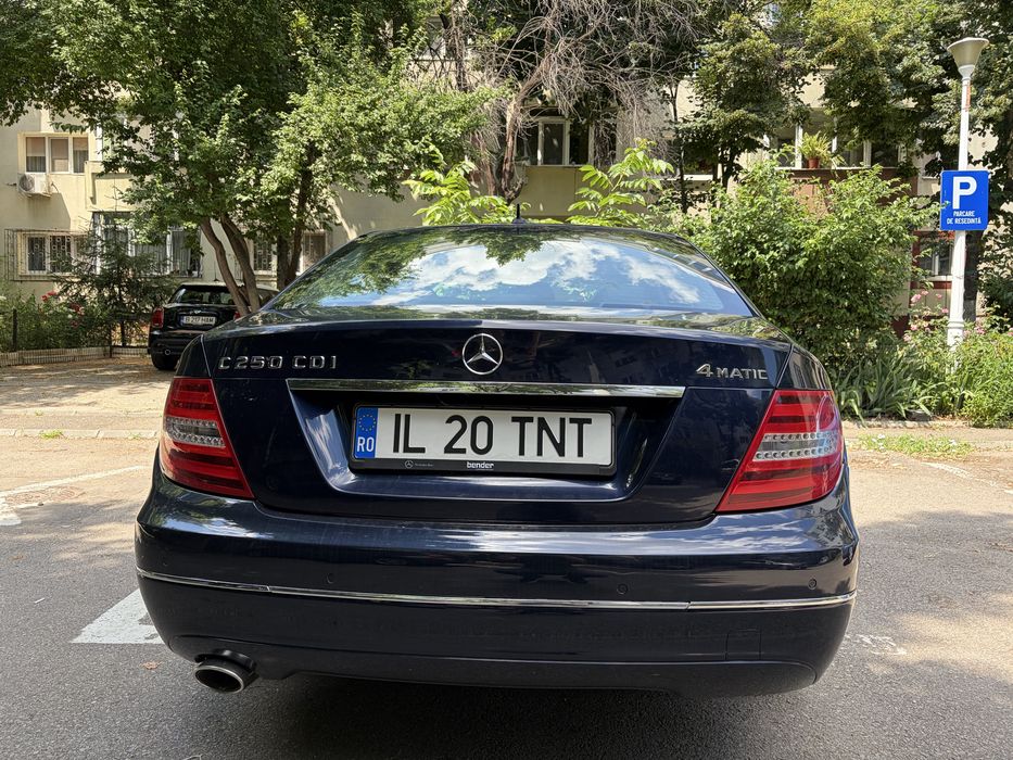 MERCEDES-BENZ C-Class 2011 — imagine 4