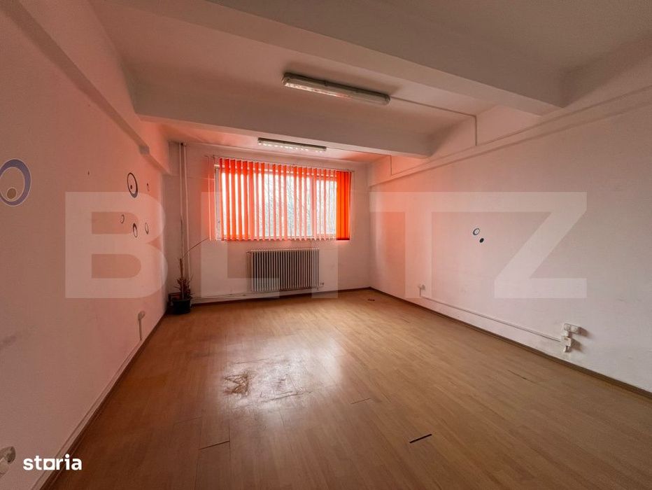 Spatiu de birou, 26 mp, zona P-ta 1 Mai