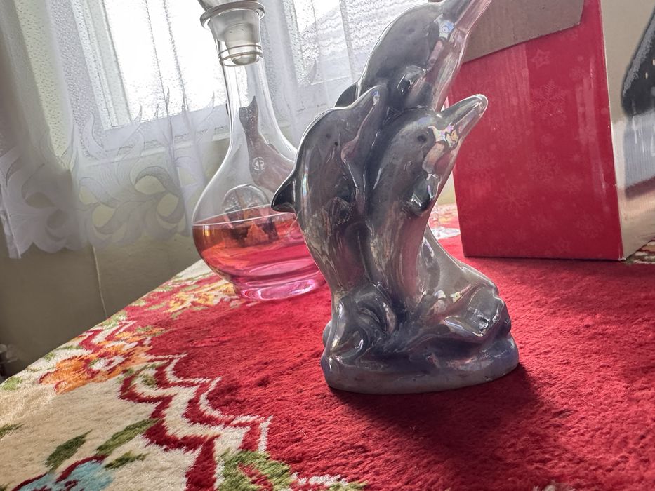 Decoratiune portelan delfin