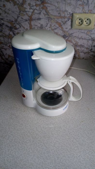 Продам кофеварку.