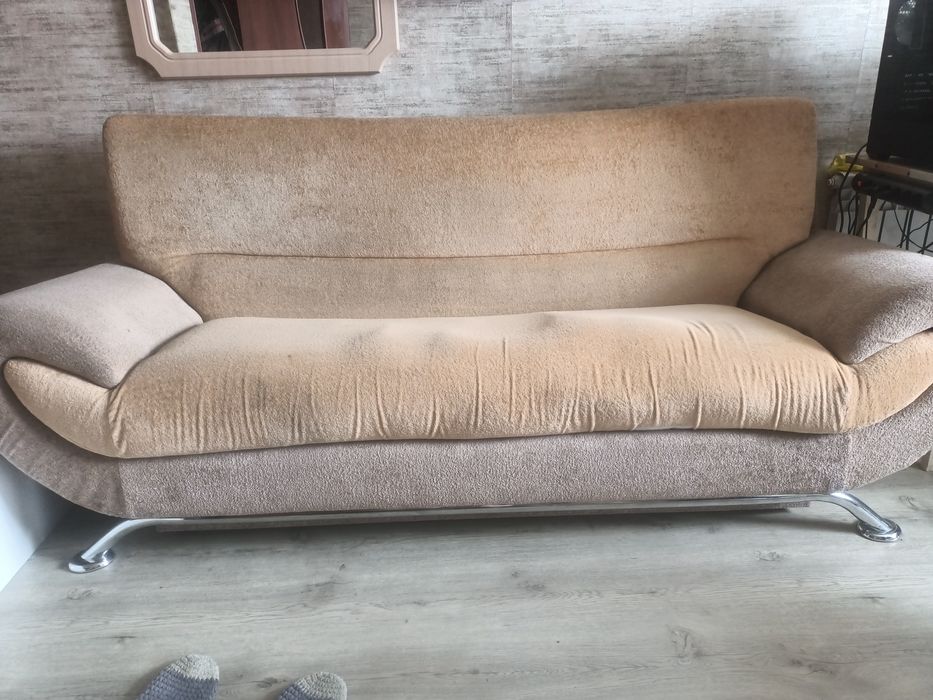 Отдам диван даром