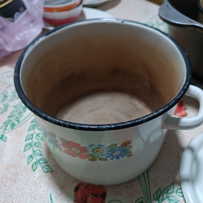 кухонный инвентарь, кастрюли