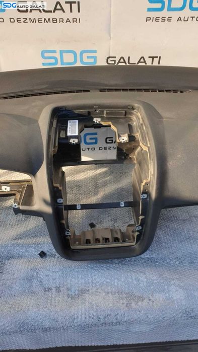 Plansa Bord Goala Dezechipata Volkswagen Golf 5 2004 - 2008 Cod 1K1858295