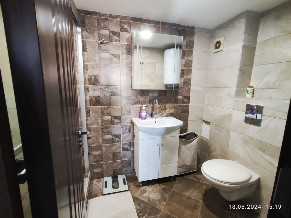 Дава се под наем Тристаен апартамент в Варна, Червен площад - 80 кв.м за 800 € - Снимка #11