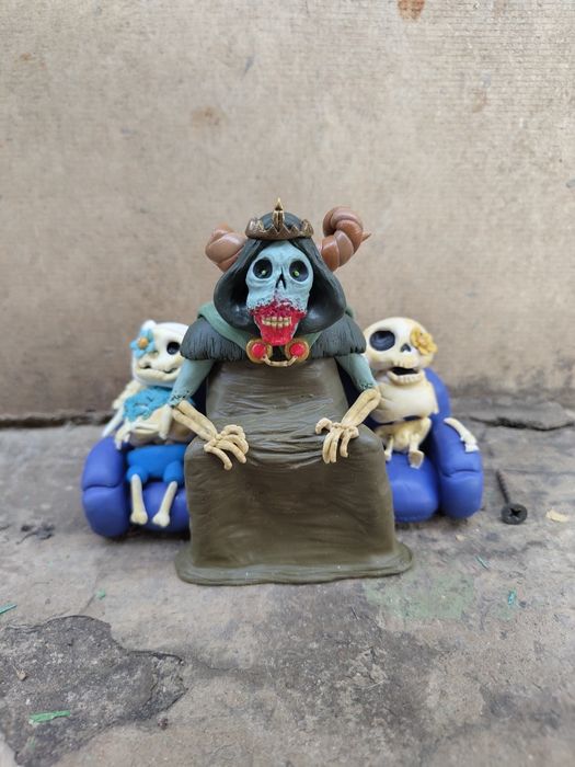 Фигурки и брелки ручной работы