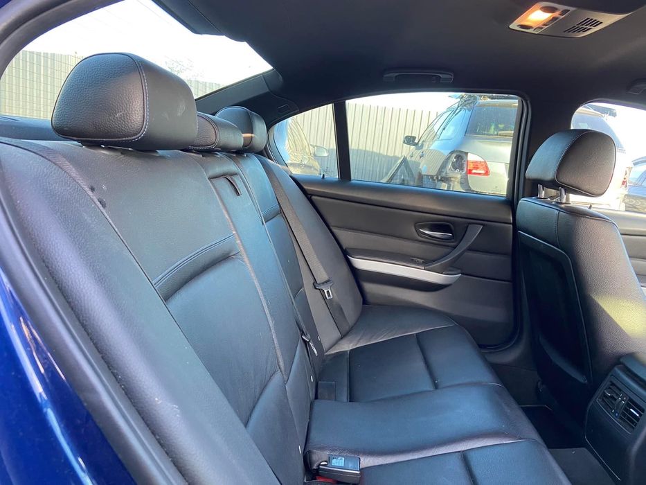 Dezmembrez BMW 318d LCI an 2011 Motor N47 ,Recaro piele neagra, led