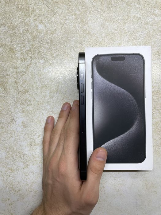 iPhone 15 pro max 256 gb black titan