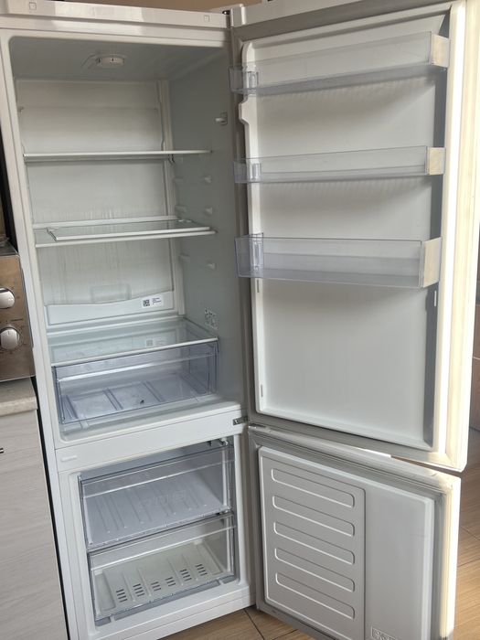 Продам холодильник BEKO, 2 камеры.
