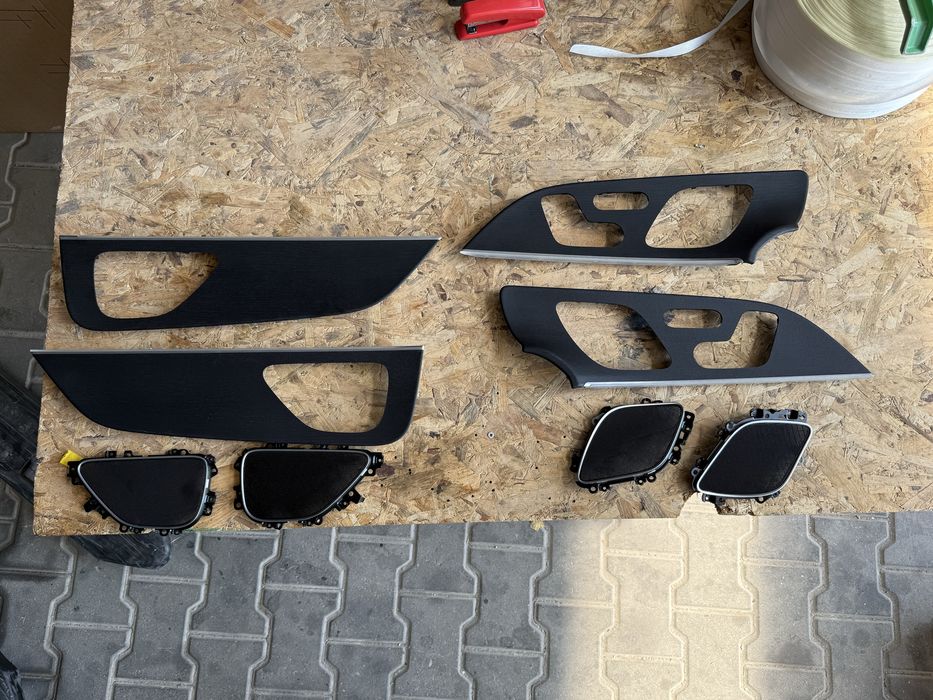 Оригинални лайсни и капачки за врати Mercedes-Benz GLS 2021