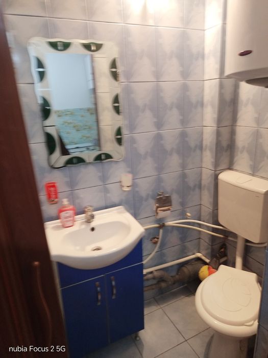 Închiriez garsonieră