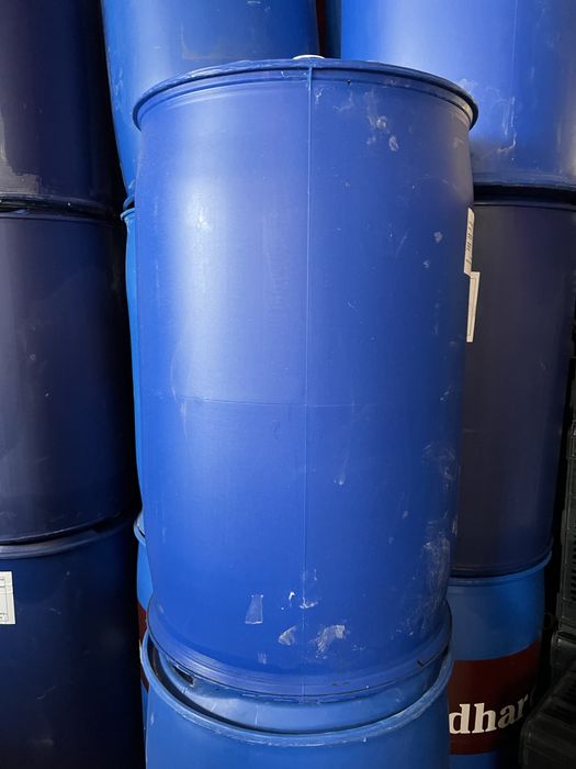 Пластмасови бидони