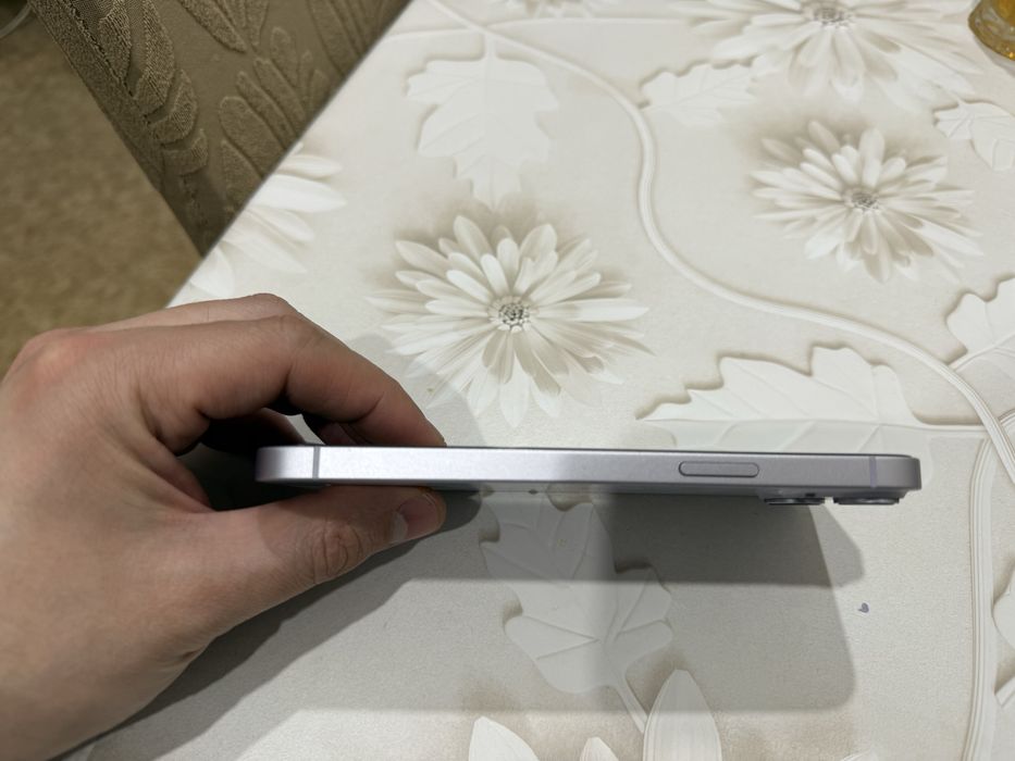 Продам iphone 14 plus 128gb