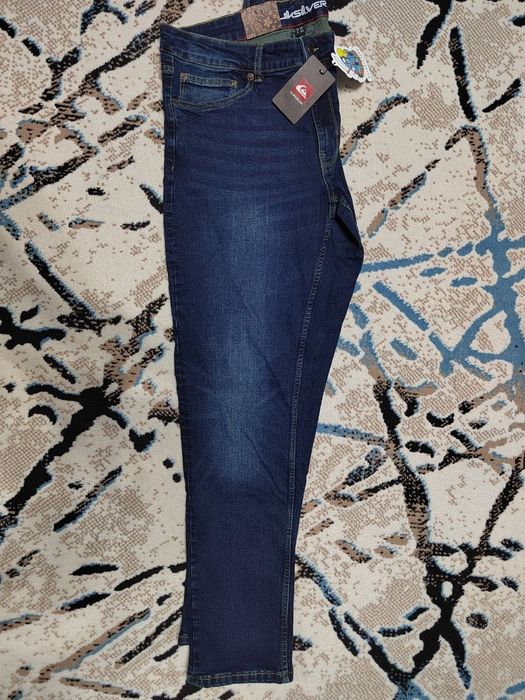 Джинсы Quicksilver slim fit. 34\32.
