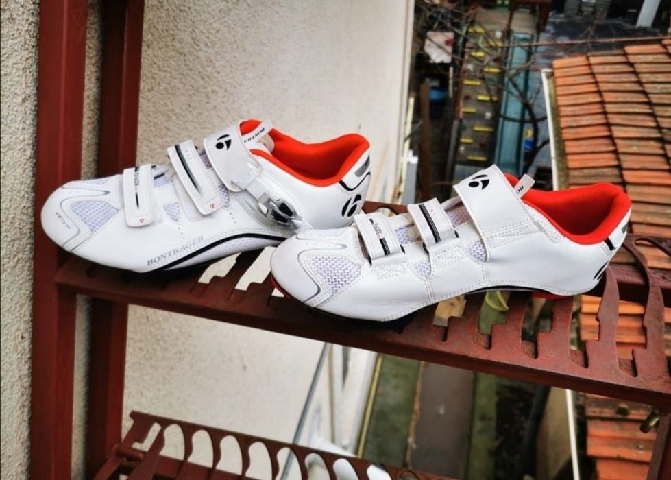Vând incaltari sport Bontrager cu sistem de fixare pt pedale in talpa