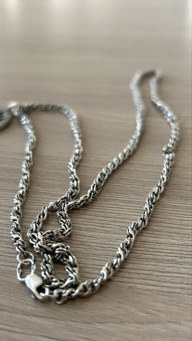 Продам серебряную цепочку с кулоном