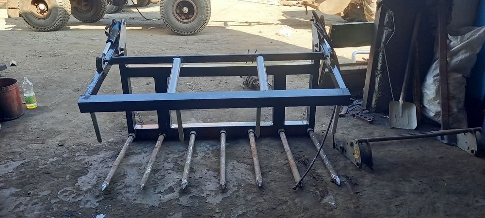 Продам вилы на трактор