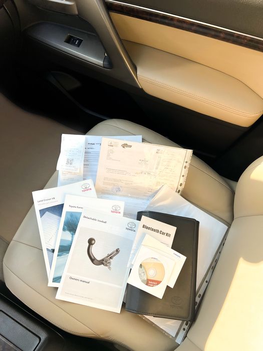 Toyota Land cruiser V8 200 1 Собственик