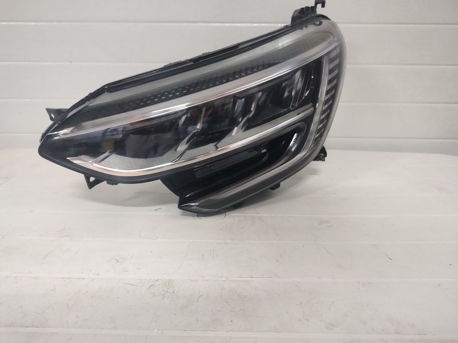 Far stânga Megan 4 facelif cod 260694081R