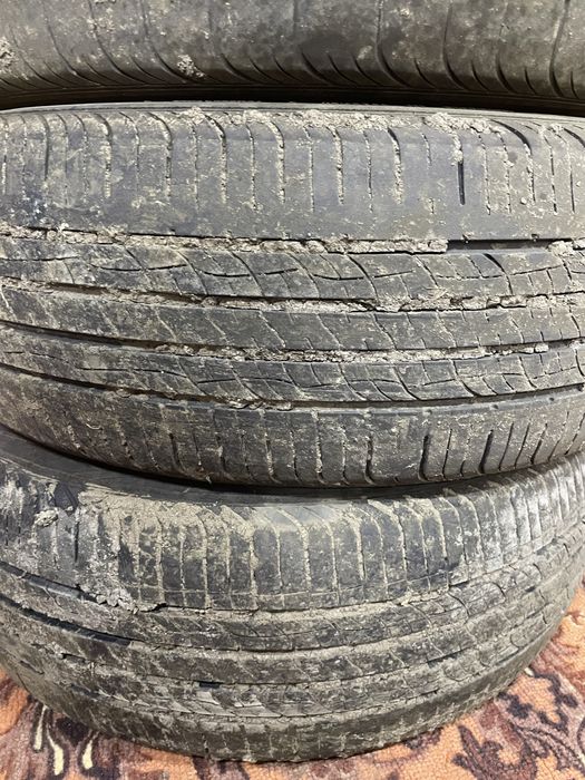 Продам резину б/у 215/55R18 летняя