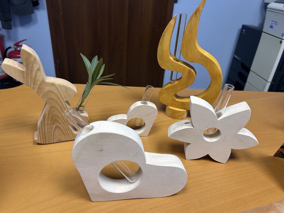 Ръчно изработени дървени украшения