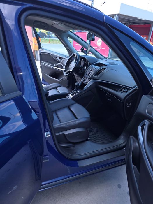 Opel Zafira An 2014  motor 1.9 diesel  7 locuri automata
