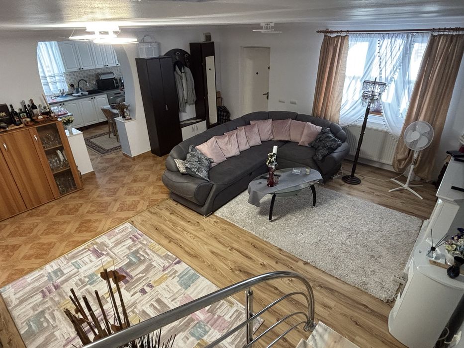 Vand sau schimb casa