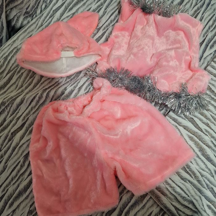 Продам костюм свинки на 3-5 лет