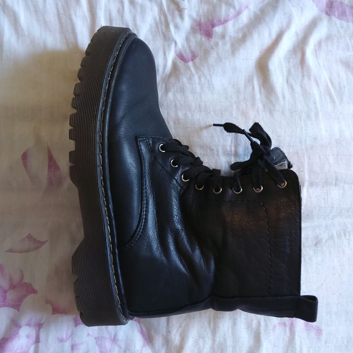 Продам Женскую обувь