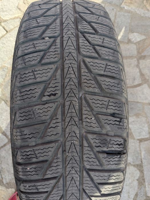 Зимни гуми,,Викинг" 195/65R 15 с метални джанти