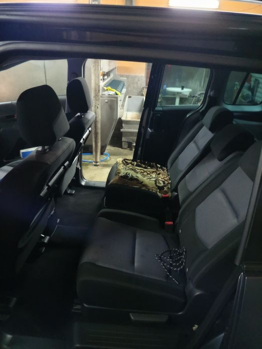 Продавам Мазда 5