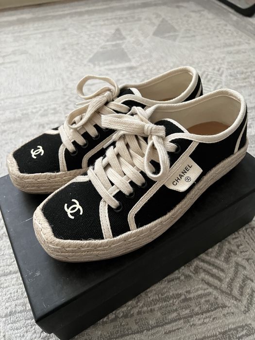 Кроссовки, эспадрильи