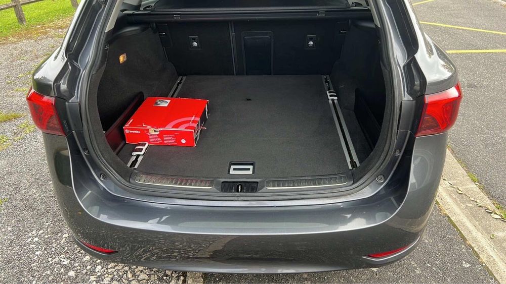 Toyota Avensis 2015