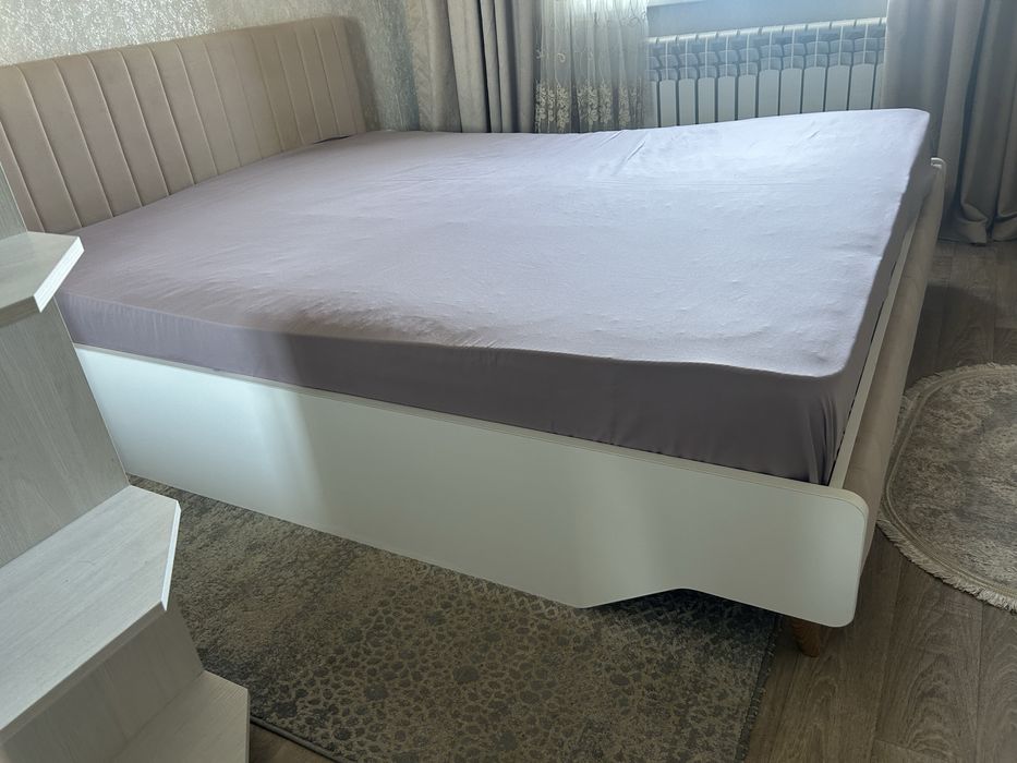 Продам двухспальную кровать