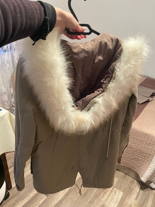 Geaca Bershka cu glugă