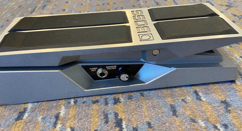 Boss DS-1 distortion FV-500H PH-3 phaser SD-1 OD-20 overdrive pedal