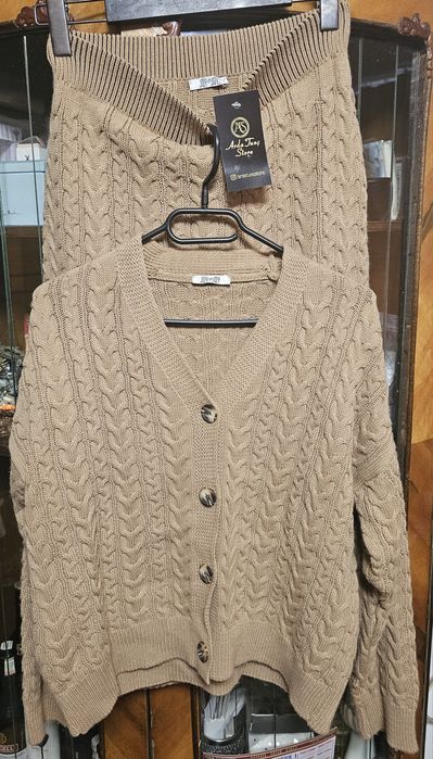 Compleu bluza si fusta