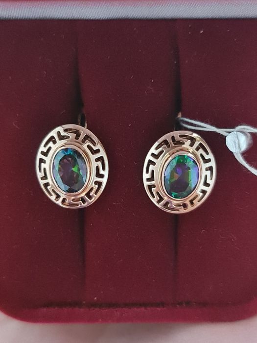 Золотые серьги с мистик топазом